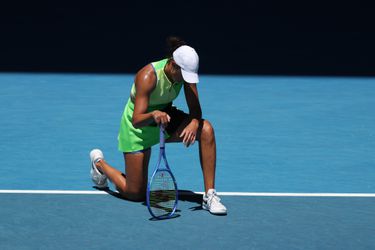 Titelverdedigster druipt vroegtijdig af op Australian Open na oorwassing tegen goede bekende