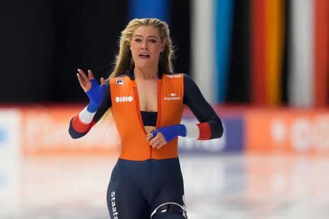Schaatstopper Jutta Leerdam oogst lof voor 'nuchter' optreden: ‘Dit doet natuurlijk wel wat met haar’