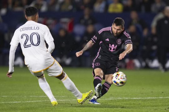 Video | Lionel Messi doet het met dubbele een-twee in blessuretijd voor Inter Miami