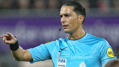Opmerkelijke keuze rondom scheidsrechter bij PSV - Ajax: 'KNVB kiest terecht voor een ander'