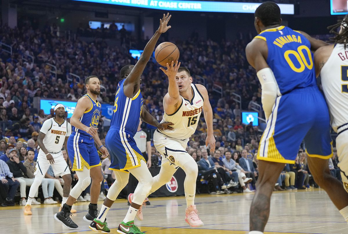 Nikola Jokic domineert met triple-double tegen Golden State Warriors