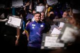Luke Littler tijdens speelronde 4 in Newcastle. © PDC Darts