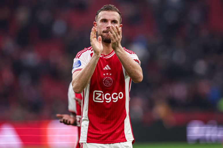 Johan Derksen heeft idee voor Ajax: 'Aan al die seizoenkaarthouders de helft terugbetalen'