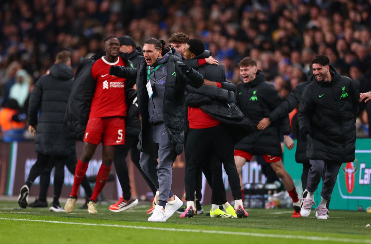 Geblesseerd of niet? Darwin Nunez gaat uit zijn plaat en rent veld op na goal Liverpool