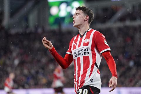 Guus Til keihard na pijnlijke uitschakeling PSV tegen Go Ahead Eagles: 'Dat idee had ik'