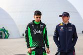 Van Max Verstappen als leermeester tot Lewis Hamilton bij Ferrari: de eerste foto's van de F1-test