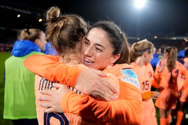 Vivianne Miedema deelt mooie woorden voor veelbesproken Oranje Leeuwin: 'Qua persoonlijkheid is ze uniek'