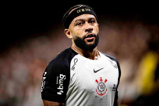 Nederlandse topvoetballer (32) maakt met club krachtig statement tegen racisme na Vinícius-rel