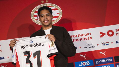 PSV slaat grote slag en voegt supertalent (18) toe aan selectie: 'Dit is mijn club geworden'