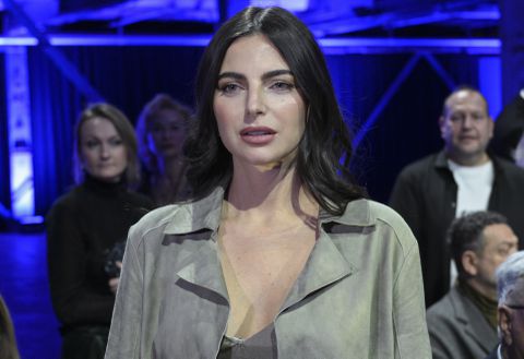 Kelly Piquet (vriendin Max Verstappen) geveld door ziekte tijdens Fashion Week Milaan en deelt waarschuwing