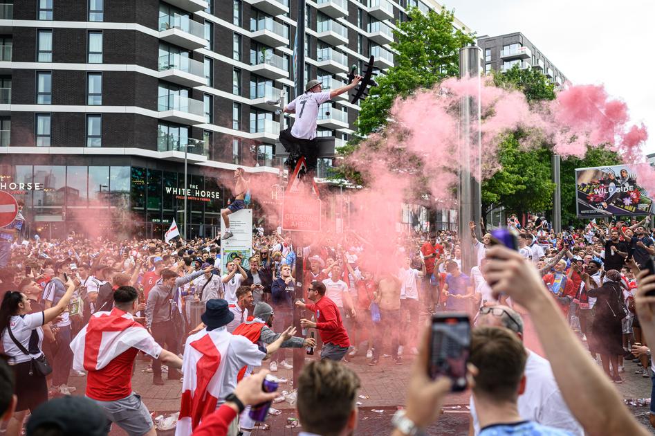 Engeland en Wales nemen maatregelen tegen hooligans voor EK: meer dan ...