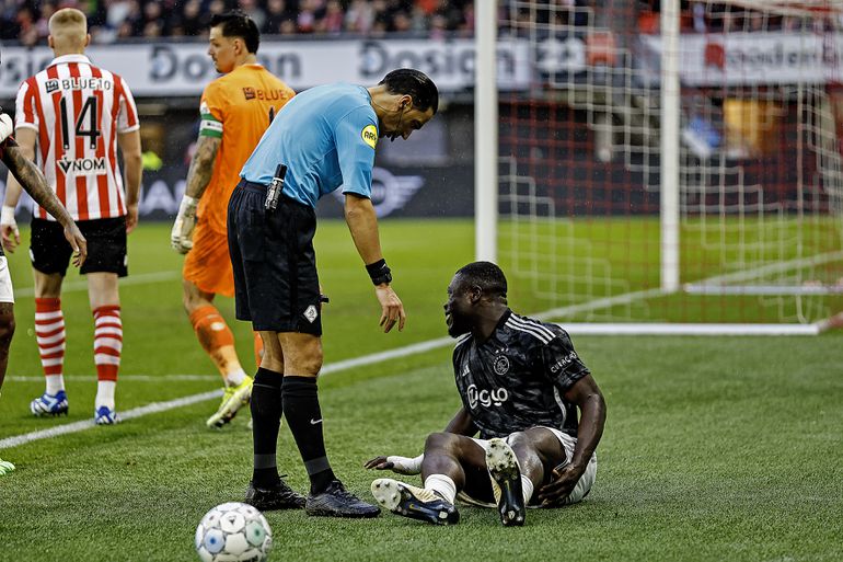 Brian Brobbey paar weken uit de roulatie bij Ajax; De Klassieker in gevaar