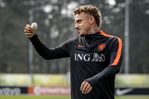 Rappende Noa Lang (26) laat zich uit over stille periode: 'Er zit wat aan te komen'