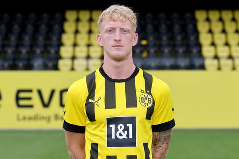 Nederlandse voetballer (24) leefde droom bij Borussia Dortmund, maar raakte dakloos: 'Echt overleven'
