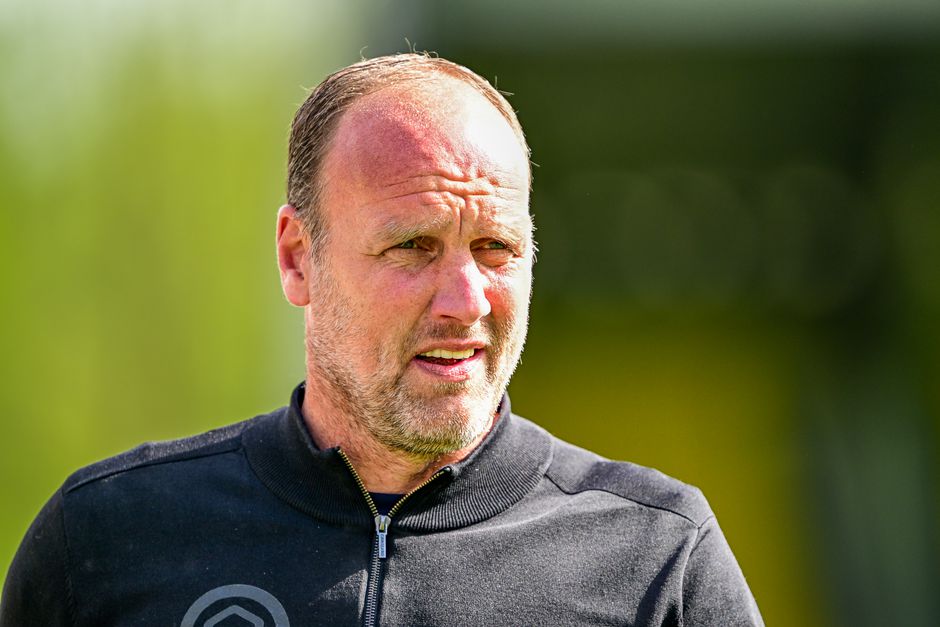 Dick Lukkien krijgt heel aparte vraag over mogelijk promotieduel voor tegenstander Willem II: 'Kijk je veel films?'