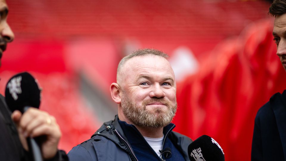 Wayne Rooney verbaast vrienden met bizarre onthulling: 'Als ik alleen in bed ben...'