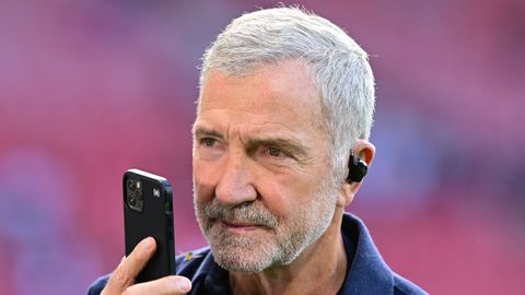 Liverpool-legende vindt komst Arne Slot riskant: 'Die redden het hier vaak niet'