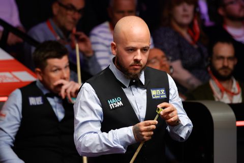 Snookertopper heeft opmerkelijke reden om tijdens WK heen en weer te reizen in privéjet