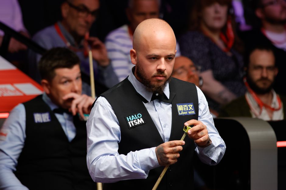 Snookertopper heeft opmerkelijke reden om tijdens WK heen en weer te reizen in privéjet