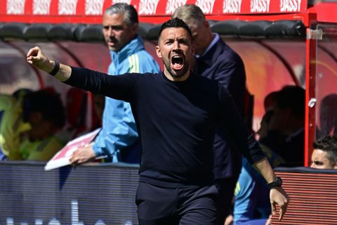 Ajax moet vertrouwen op het 'oerdegelijke' Farioli-ball: 'Anders denk ik dat hij een kleine sigaar opsteekt'