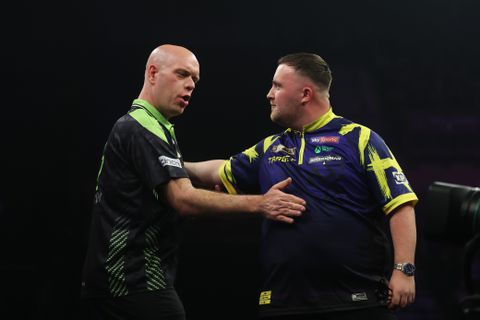 Topdarter Luke Littler voedt geruchten met nieuwe afmelding, ook Michael van Gerwen afwezig