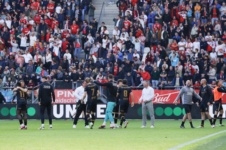 Go Ahead Eagles gaat Europa in: FC Utrecht buigt na chaos op tribunes in Galgenwaard