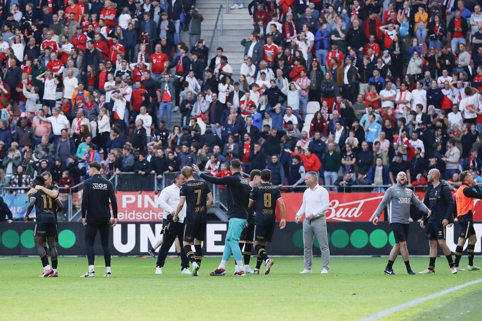 Go Ahead Eagles gaat Europa in: FC Utrecht buigt na chaos op tribunes in Galgenwaard