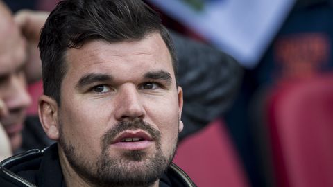 Moeder van oud-voetballer haalt uit naar zijn veelbesproken ex: 'Wat zij allemaal heeft gedaan...'