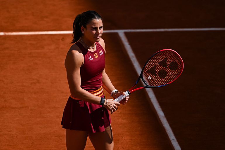 Eerste grote stunt op Roland Garros: Amerikaanse toptennisster afgeslacht door laagvlieger
