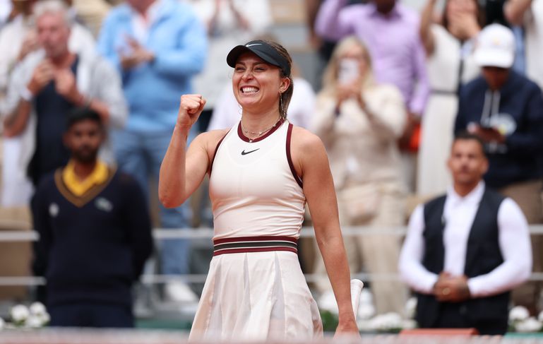 Spaanse toptennisster wint kraker op Roland Garros, maar mist steun van bekende vriend