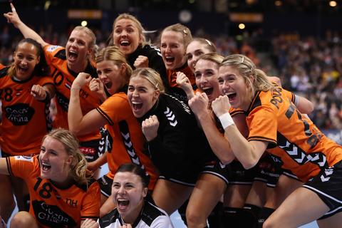 Estavana Polman onthult bizar detail over grootste succes: 'Ik gooi het hier maar op tafel'