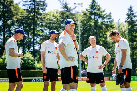 Bondscoach Ronald Koeman geeft toelichting op ontbreken Jeremie Frimpong in WK-selectie Nederlands elftal
