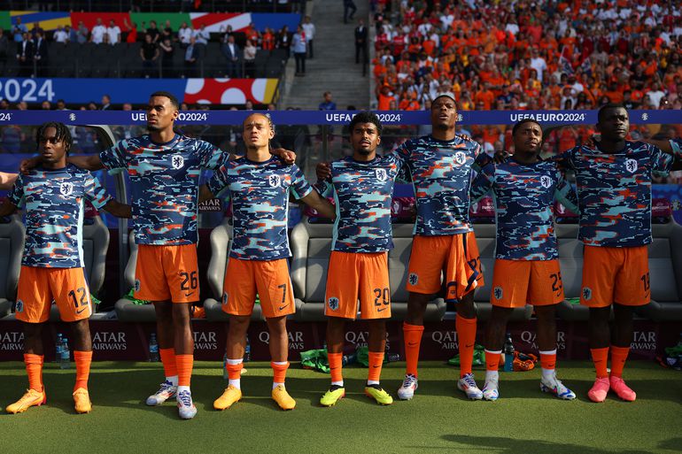 Oranje scoort er daags na drama tegen Oostenrijk op los in 'besloten' oefenduel