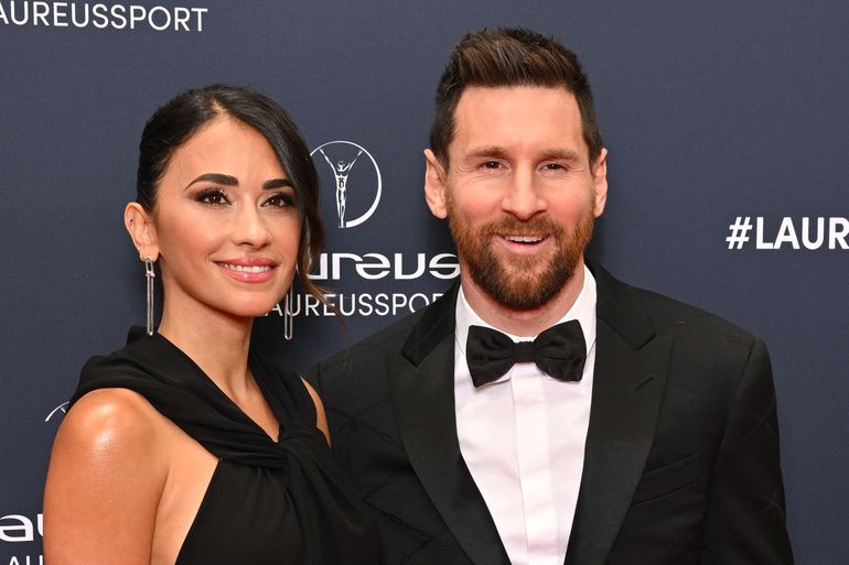 Stervoetballer Lionel Messi beleeft intieme momenten met zijn vrouw: 'Zo mooi'