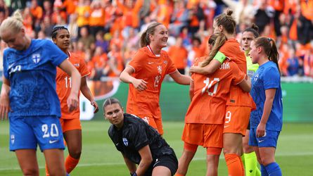 Oranje Leeuwinnen met vertrouwen naar EK in Zwitserland: Vivianne Miedema belangrijk bij rentree tegen Finland