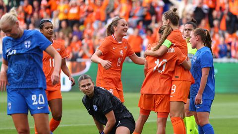 Oranje Leeuwinnen met vertrouwen naar EK in Zwitserland: Vivianne Miedema belangrijk bij rentree tegen Finland