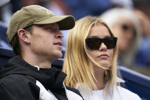Frenkie de Jong en vrouw Mikky Kiemeney krijgen bijzonder gezelschap op terugreis na WK voetbal