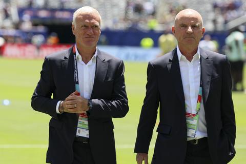 Dit is de trieste reden waarom niet Didier Deschamps, maar zijn assistent tegen Noorwegen hoofdcoach is