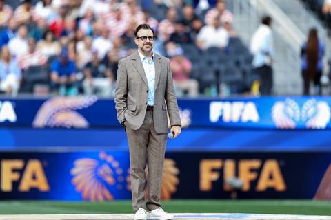 Hoe een markante tv-coach uitgroeide tot hét gezicht van voetbal in Amerika