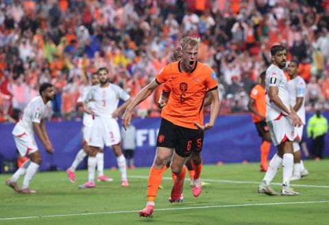 Live WK voetbal | Gemakzuchtig Oranje haalt opgelucht adem tegen Tunesië: groepswinst weer binnen handbereik