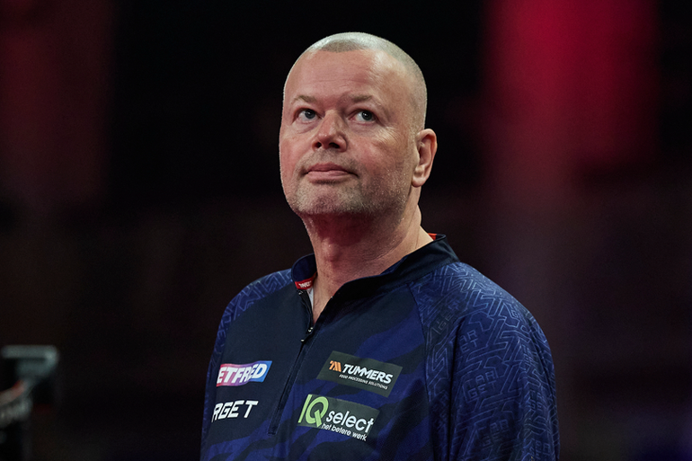 Raymond van Barneveld had flinke pech voorafgaand aan World Matchplay: 'Dan slaan de twijfels plots toe'