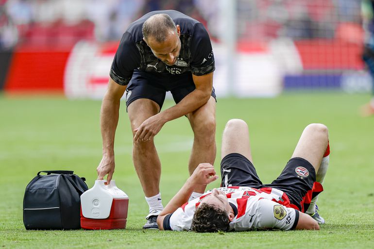 Uitvallen PSV'er Ruben van Bommel smetje op eerste zege voor publiek: 'Het schoot er ineens in'