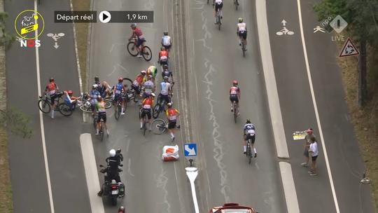 'Misselijk valletje' nog vóór eerste kilometer in Tour de France Femmes: 'Dit is het laatste wat je kan gebruiken'