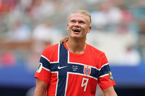 WK-sensatie Erling Haaland drijft de spot met grappige memes: 'Mensen nemen dingen te persoonlijk op'