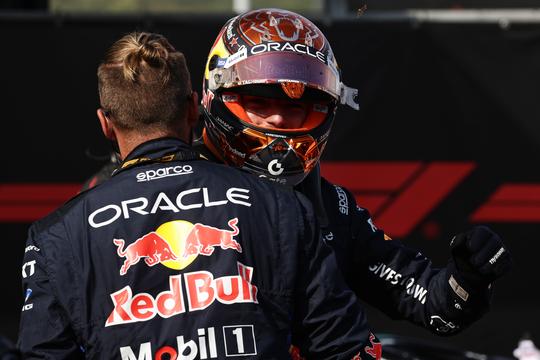 Topcoureur Max Verstappen dolblij na podiumplaats in GP van Hongarije: 'Geprobeerd te overleven'