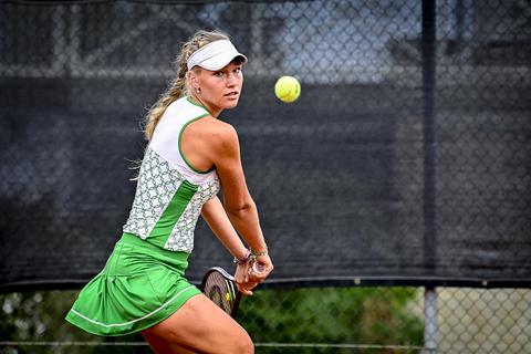 Piepjong tennistalent (20) openhartig over gevolgen van overtraining: 'Dat zei ik in paniek'