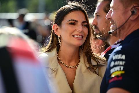 Kelly Piquet deelt bijzonder moment met bekend familielid, terwijl Max Verstappen baalt in Formule 1
