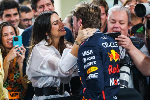 Trotse Kelly Piquet staat stil bij 'ongelooflijke' prestatie Max Verstappen