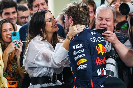 Trotse Kelly Piquet staat stil bij 'ongelooflijke' prestatie Max Verstappen