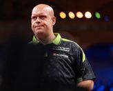 Michael van Gerwen had er moeite mee om na zijn vakantie weer 'aan het werk' te gaan. ©PDC